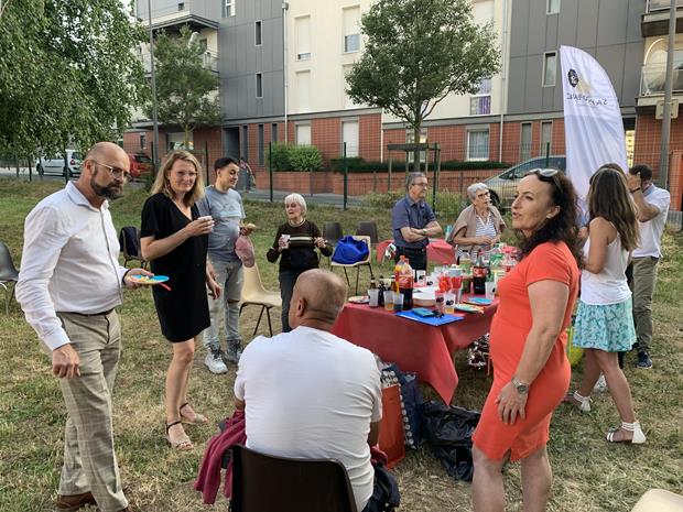 Fête des voisins historique à La Feuillée