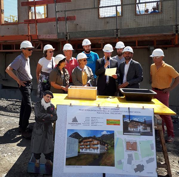 POSE DE LA 1ère PIERRE  «CHALET SYLVAND»