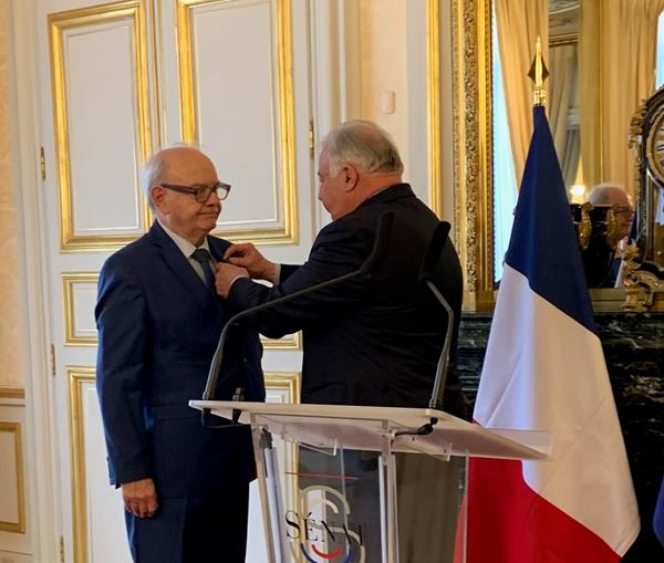 Le président de la SA Mont-Blanc décoré